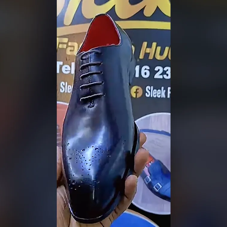Black Brogue Oxford, Red Lining — Black / Red Lining
