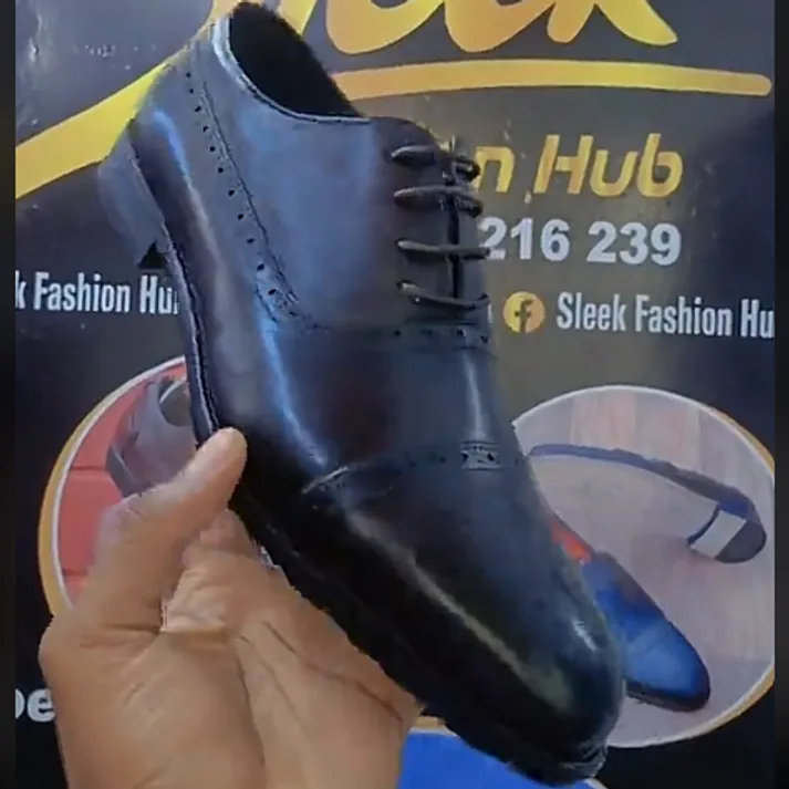 Black Cap-Toe Brogue Oxford in Black — thumbnail 2