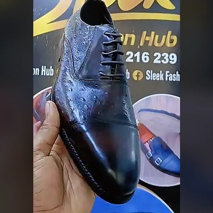 Black Ostrich-Texture Cap-Toe Oxford in Black — thumbnail 3
