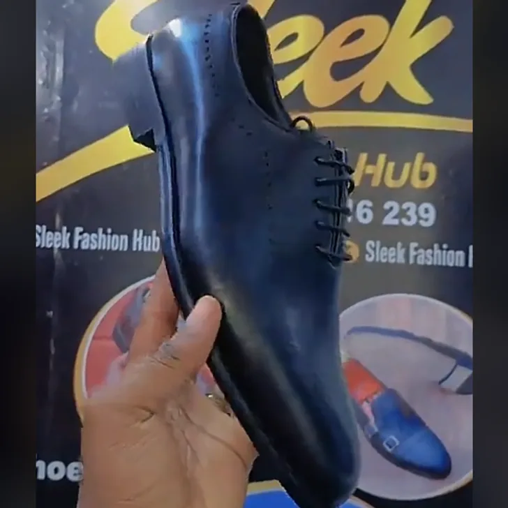 Black Whole-Cut Oxford in Black — thumbnail 2