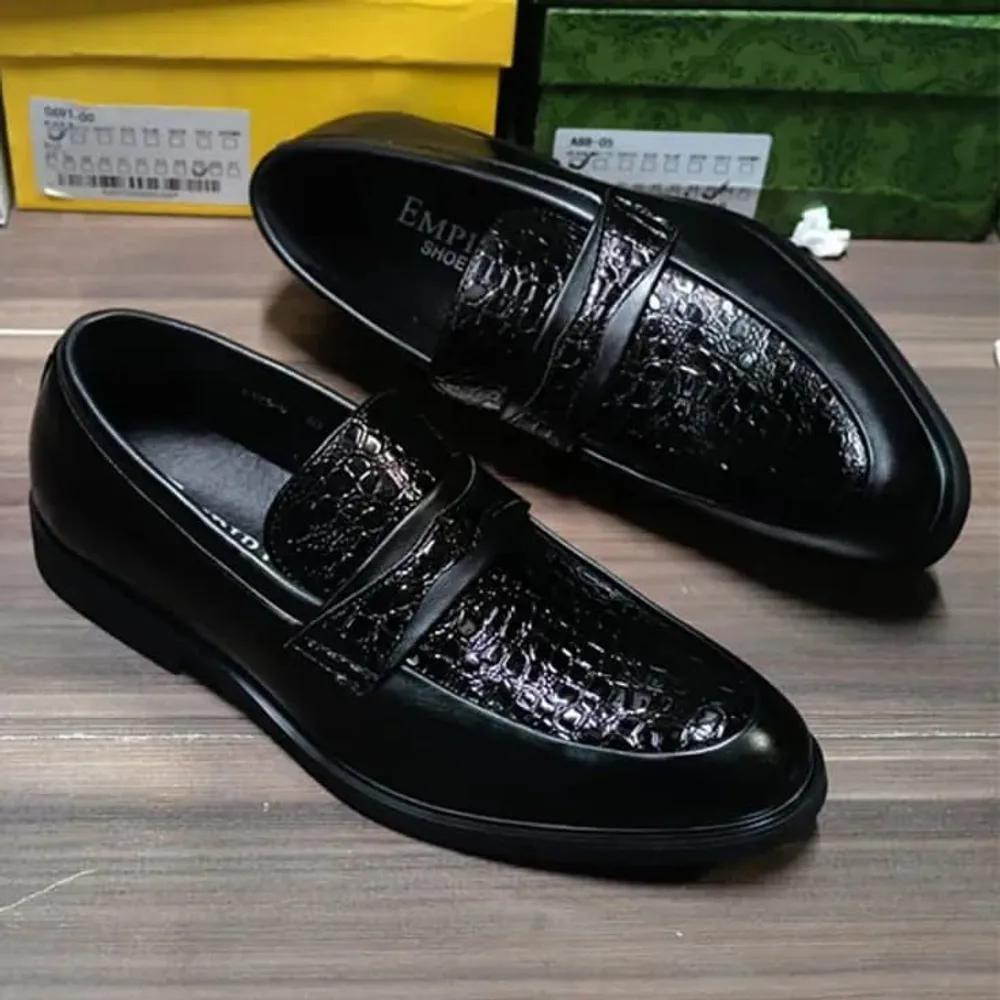 Empire Shoes Empire Croc-Gloss Apron Loafer — Black