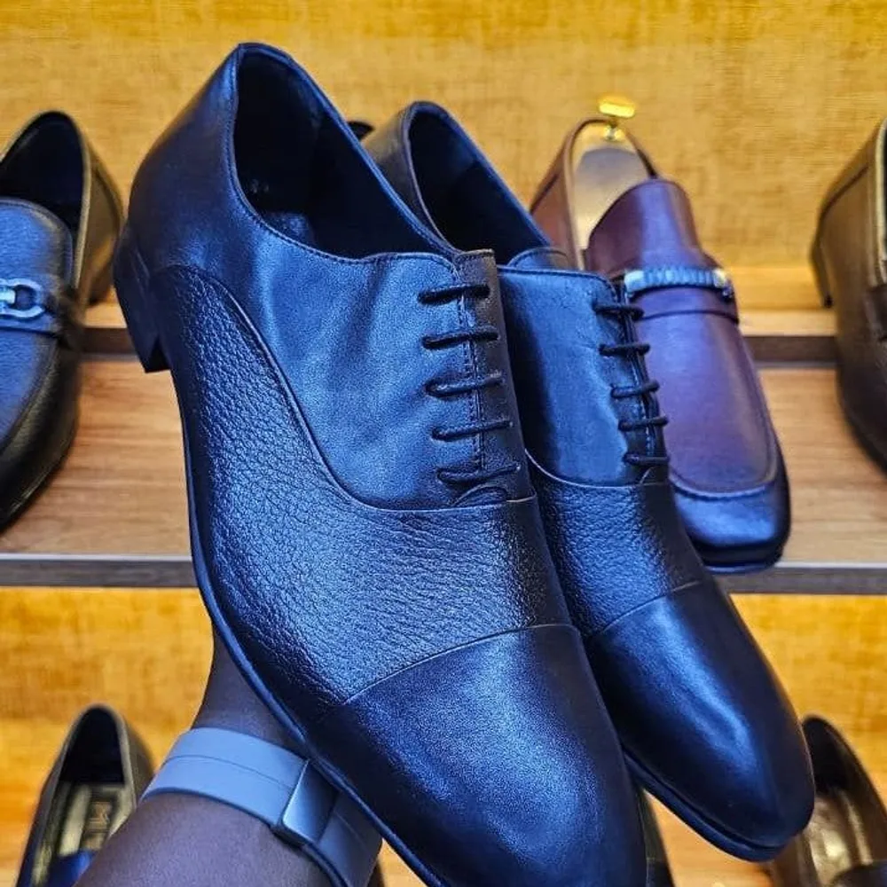 Navy Pebble-Grain Cap-Toe Oxford